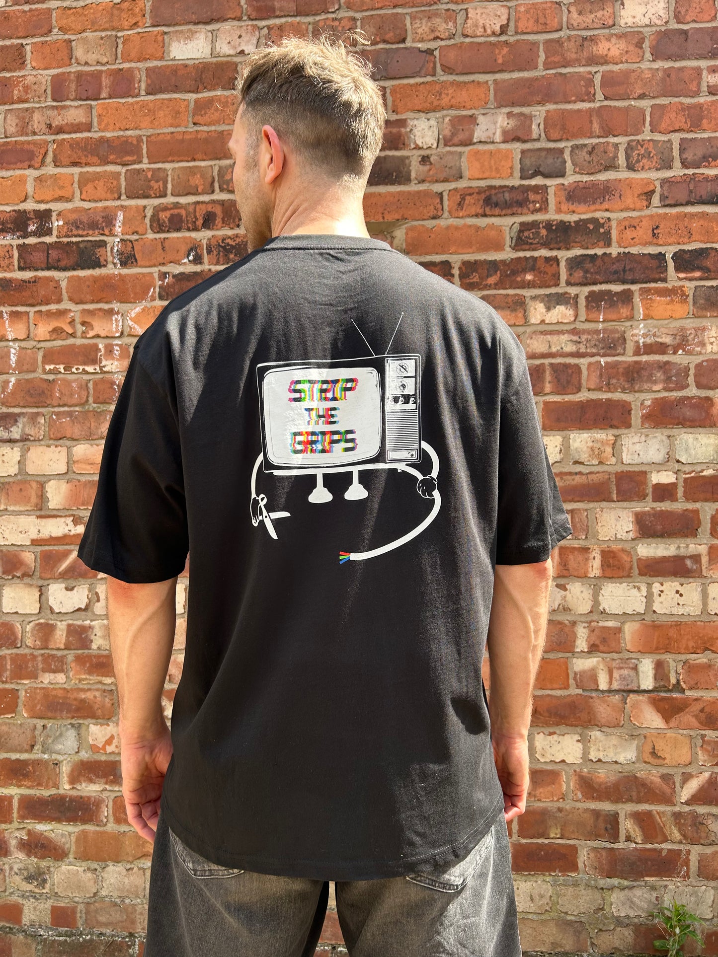 T.V. TEE